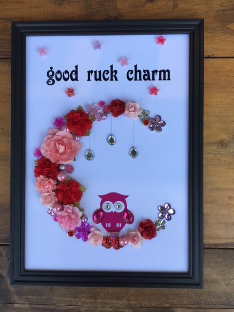 ふくろう　縁起物　不苦労　福来郎
福老　森の賢者　ピンクの月　クレッセント　月の乗ったフクロウ